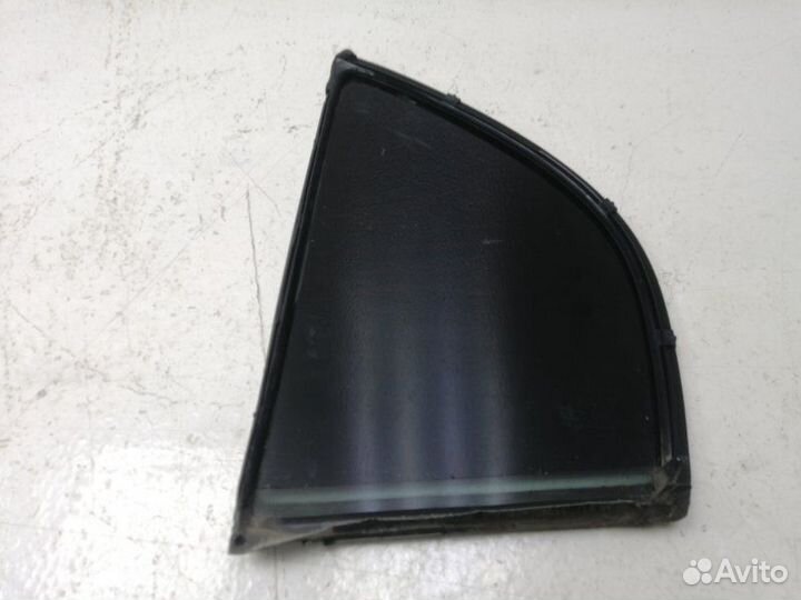 Стекло двери (форточка) заднее правое Toyota