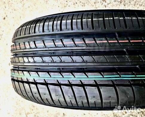 Triangle Sports TH201 255/40 R18 99Z