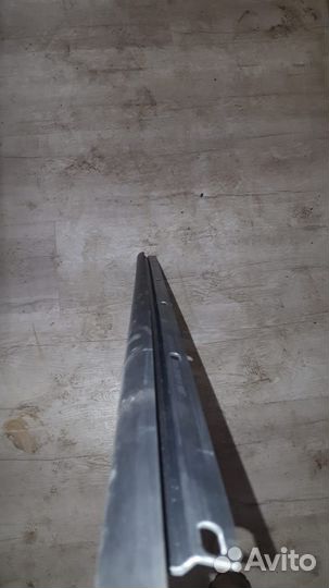 Накладка стекла переднего левого VW jetta (2006