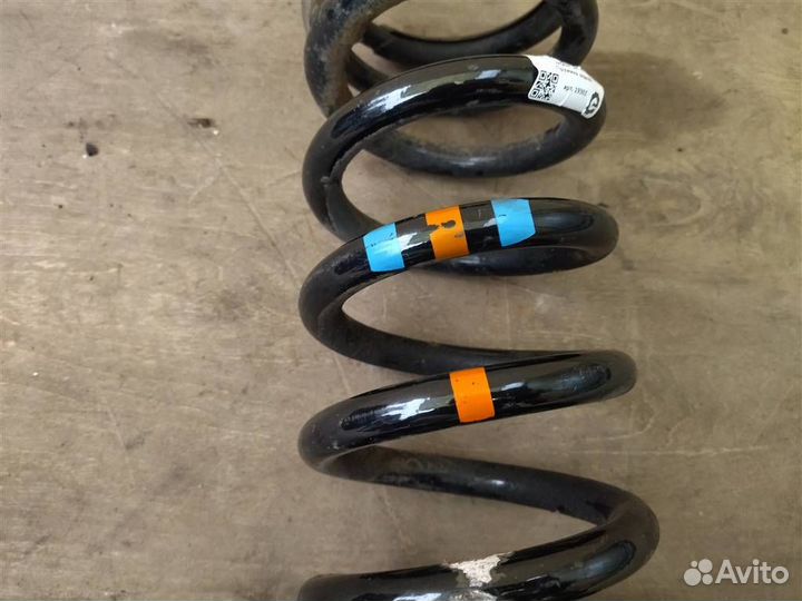 Пружина задняя Jaguar XE X760