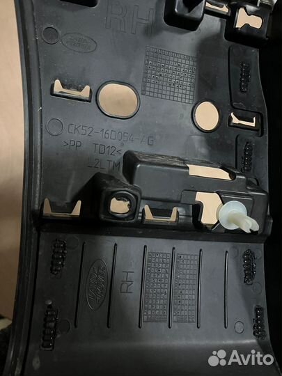 Молдинг переднего правого крыла Range Rover