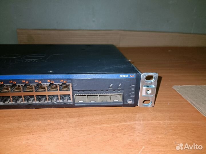 Poe коммутатор (бюджет 450) Juniper ex2200-24P-4G