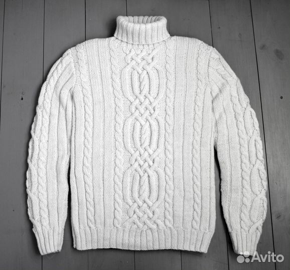 Шерстяной свитер ручной работы