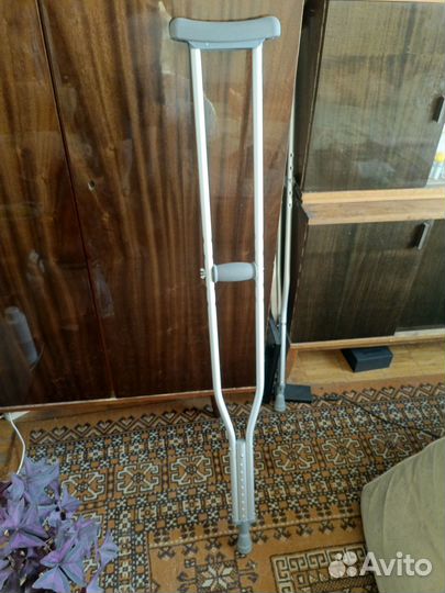Продаются костыли новые