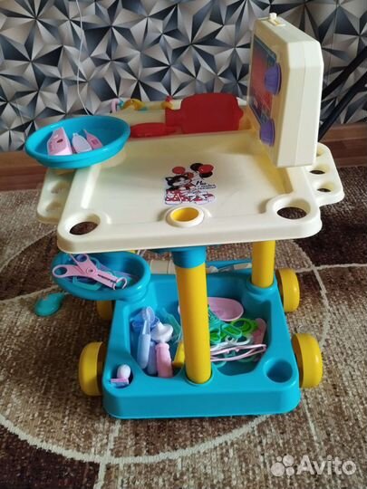 Тележка юного медика