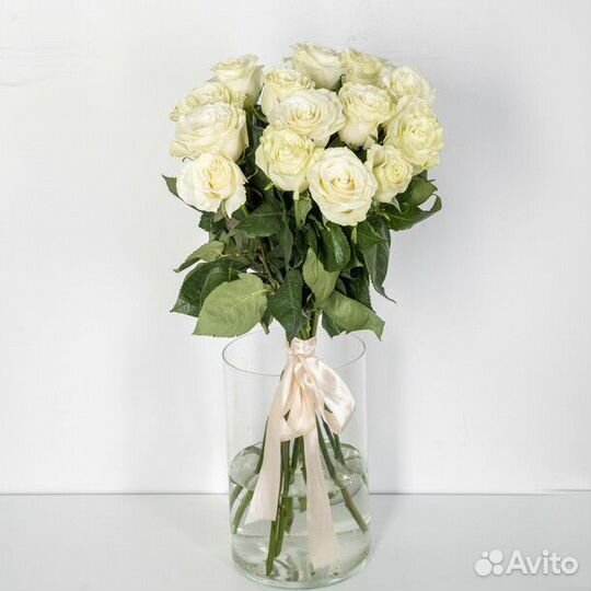 Букет из 15 белых роз (эквадор)