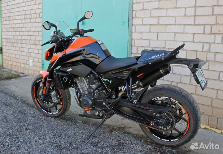 KTM Duke 890