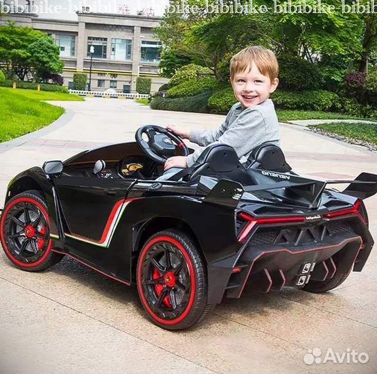 Полноприводный электромобиль машинка