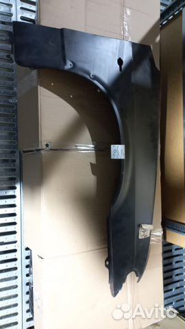 Крыло переднее правое