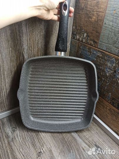 Сковорода литая новая гриль