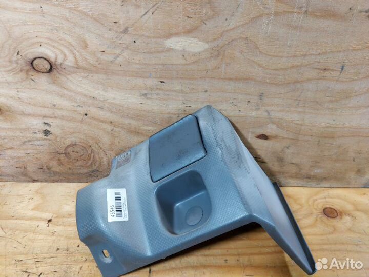 Пластиковая деталь салона Isuzu Elf NHR85A 4jjtcn