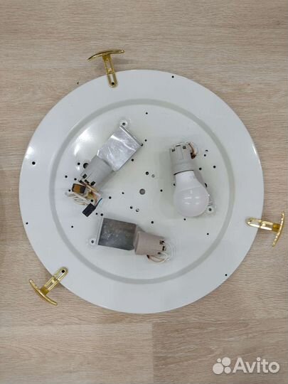 Светильник потолочный