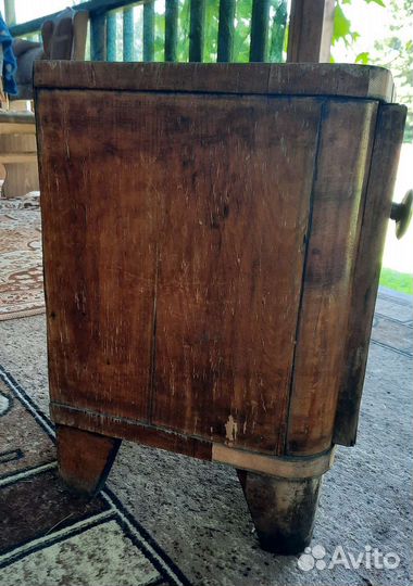 Тумбочка ретро