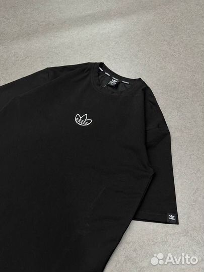 Футболка adidas черная