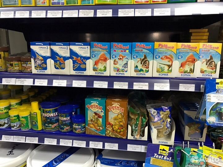 Корм разных марок для рыб и черепах