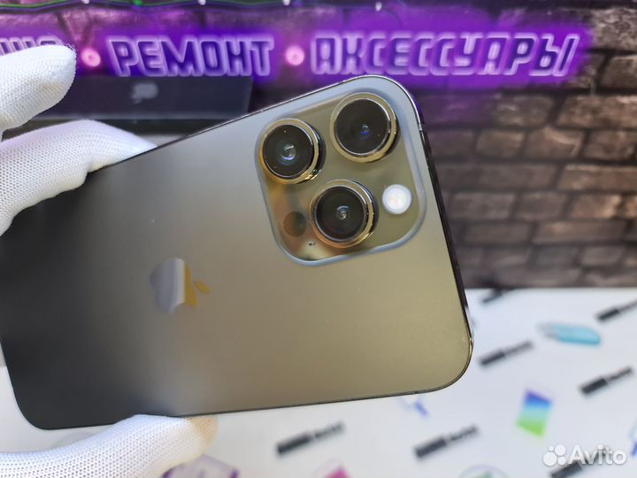 iPhone XR в корпусе