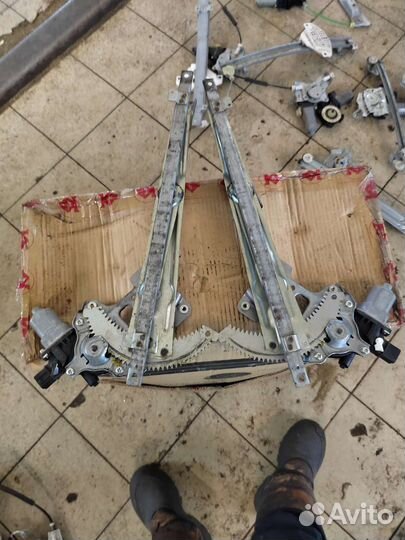 Стеклоподъемник передний левый Peugeot 4007