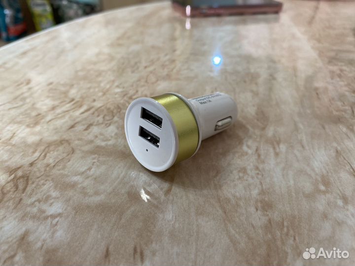 Зарядка от прикуривателя USB