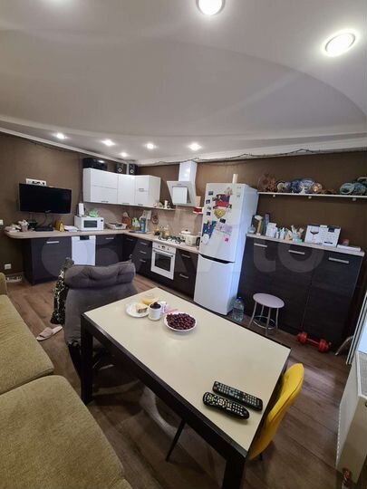 3-к. квартира, 80 м², 2/10 эт.