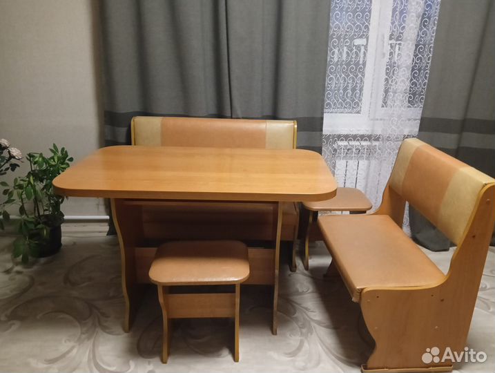 Кухонный уголок бу. Кухонный стол+ сиденья