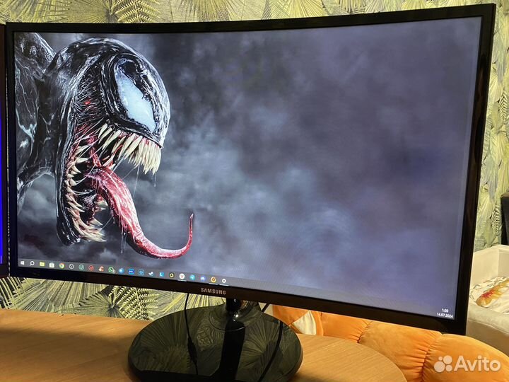 Монитор Samsung LC27F390FHI