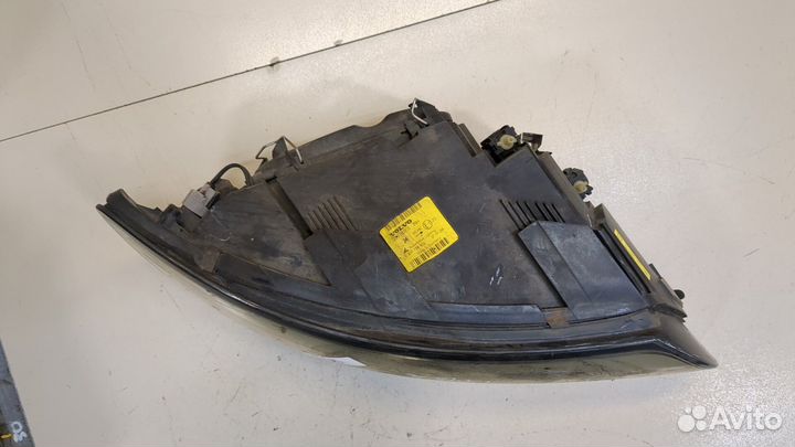 Фара (передняя) правая Volvo S40 2004, 2005