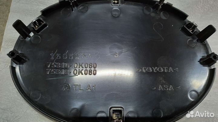 Эмблема Toyota Fortuner Hilux