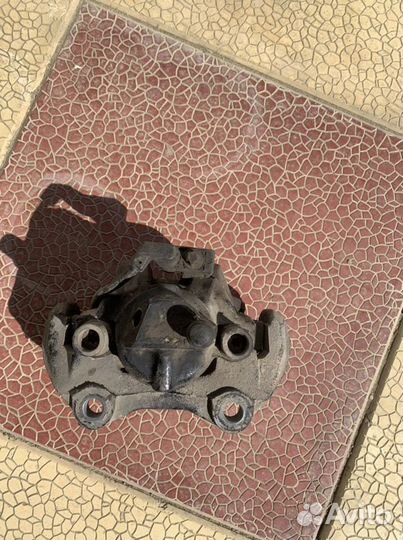 Суппорт на мерседес е211 задний правый