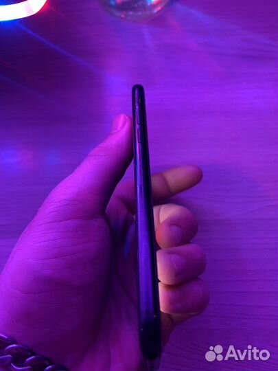 Телефон iPhone