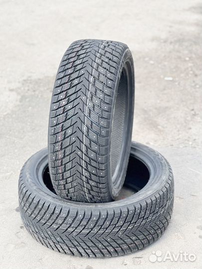 Zmax Winternova Stud II 245/40 R20 и 275/35 R20 71U