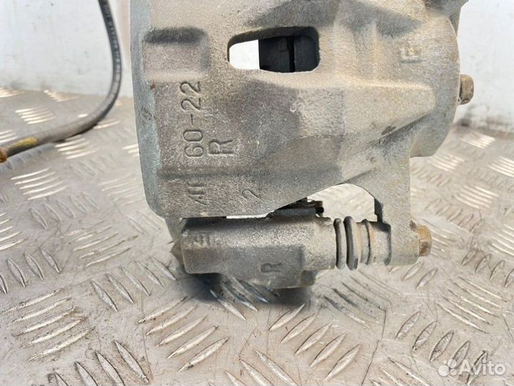 Суппорт тормозной передний правый Toyota Corolla