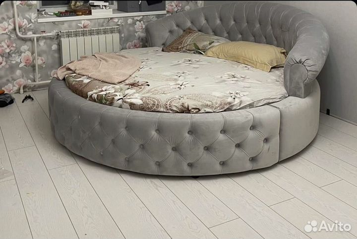 Круглая кровать для двоих взрослых