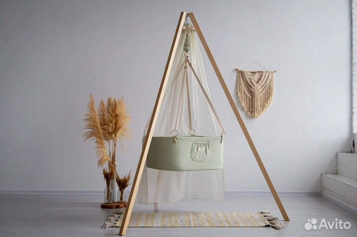 Подвесная кроватка для новорожденного