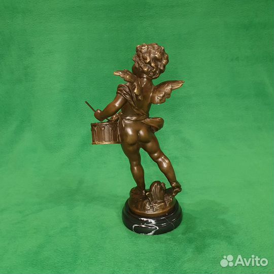 Бронзовая скульптура Амурчик с барабаном