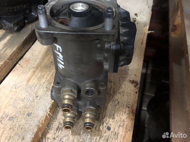 Кран Volvo 21390585