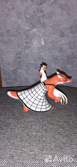 Фарфоровая стотуетка времён СССР Лисса и петух