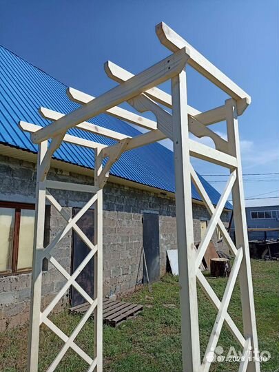 Арка садовая деревянная