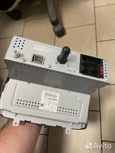 Штатная магнитола на весту