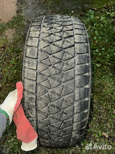 Bridgestone Blizzak 6 275/50 R22 111T