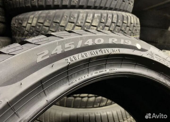 Pirelli Winter Sottozero 3 245/40 R19 и 275/35 R19 V