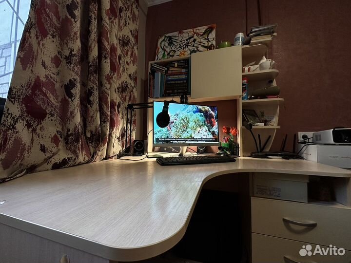 Компьютерный стол