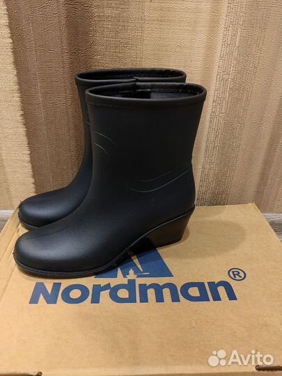 Сапоги резиновые новые р. 38