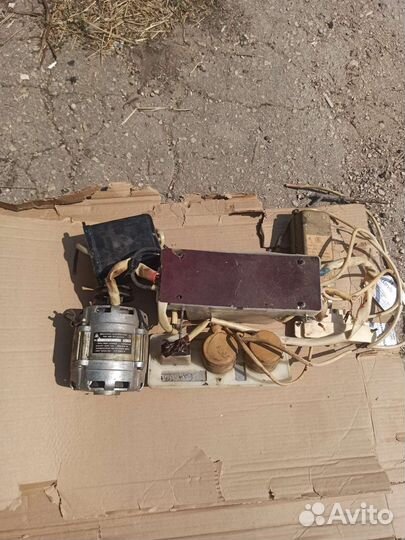 Электродвигатель и реле от стиралки Волна