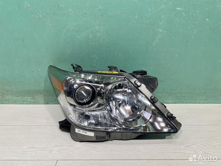 Фара правая Lexus LX 3 LX570 J200 (2007-2012)