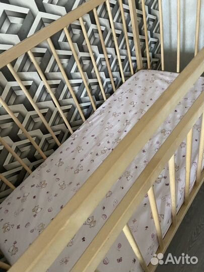 Детская кроватка
