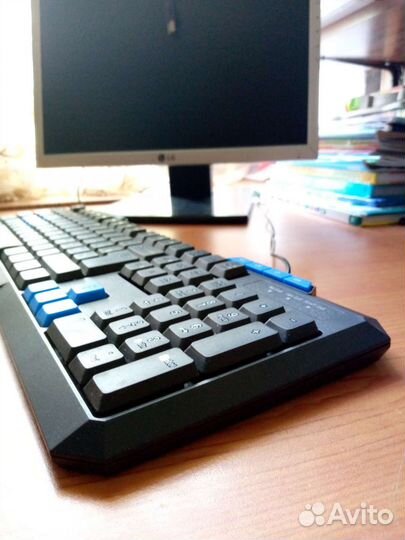 Игровая клавиатура и мышь