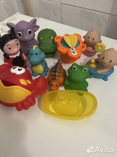 Игрушки для купания в ванной