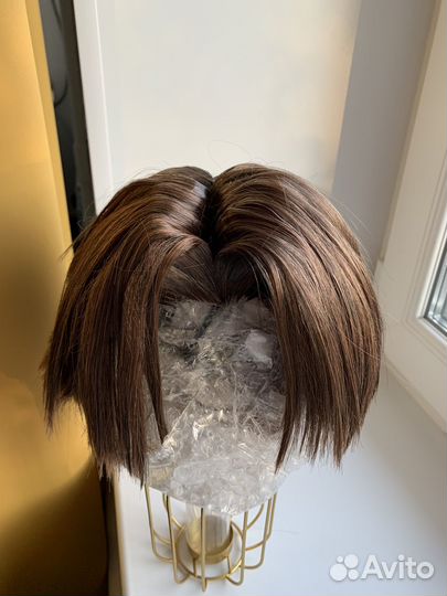 Парик, накладные бакенбарды и усы