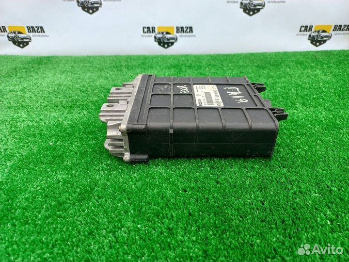Блок управления двигателем Volkswagen Golf