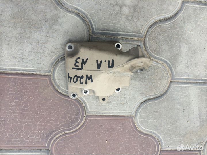 Кронштейны двигателя Mercedes C-class W204